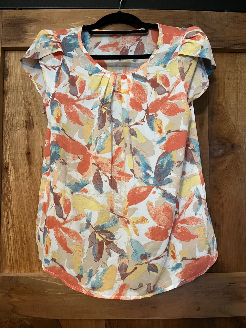 Women’s Floral Cap-Sleeve Top in Coral Multi